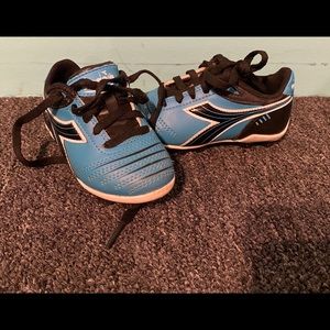 Diadora children’s soccer cleats
